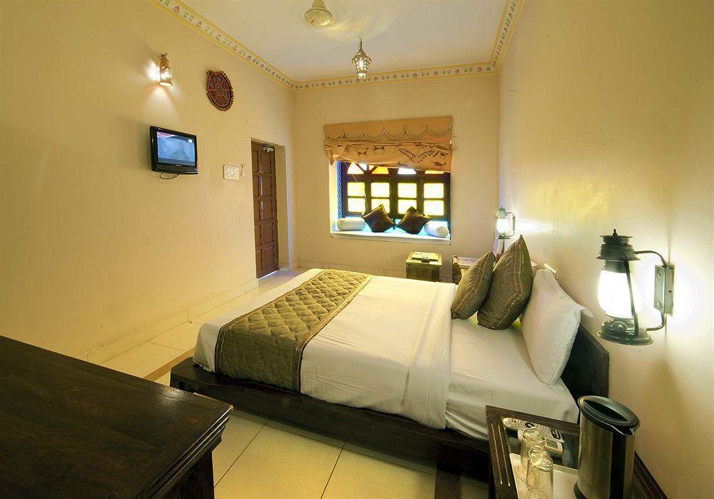 Nirali Dhani Ethnic Heritage Hotel And Resort Jodhpur  Buitenkant foto
