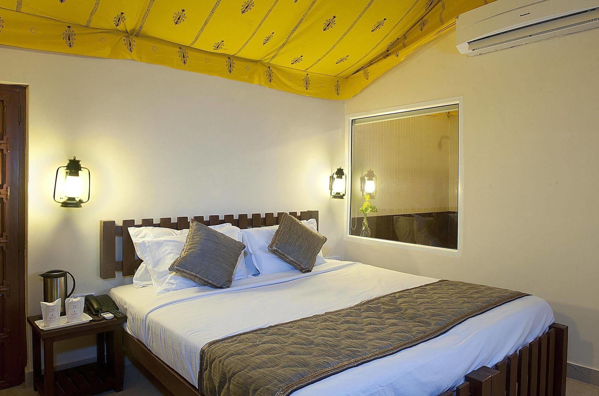 Nirali Dhani Ethnic Heritage Hotel And Resort Jodhpur  Buitenkant foto