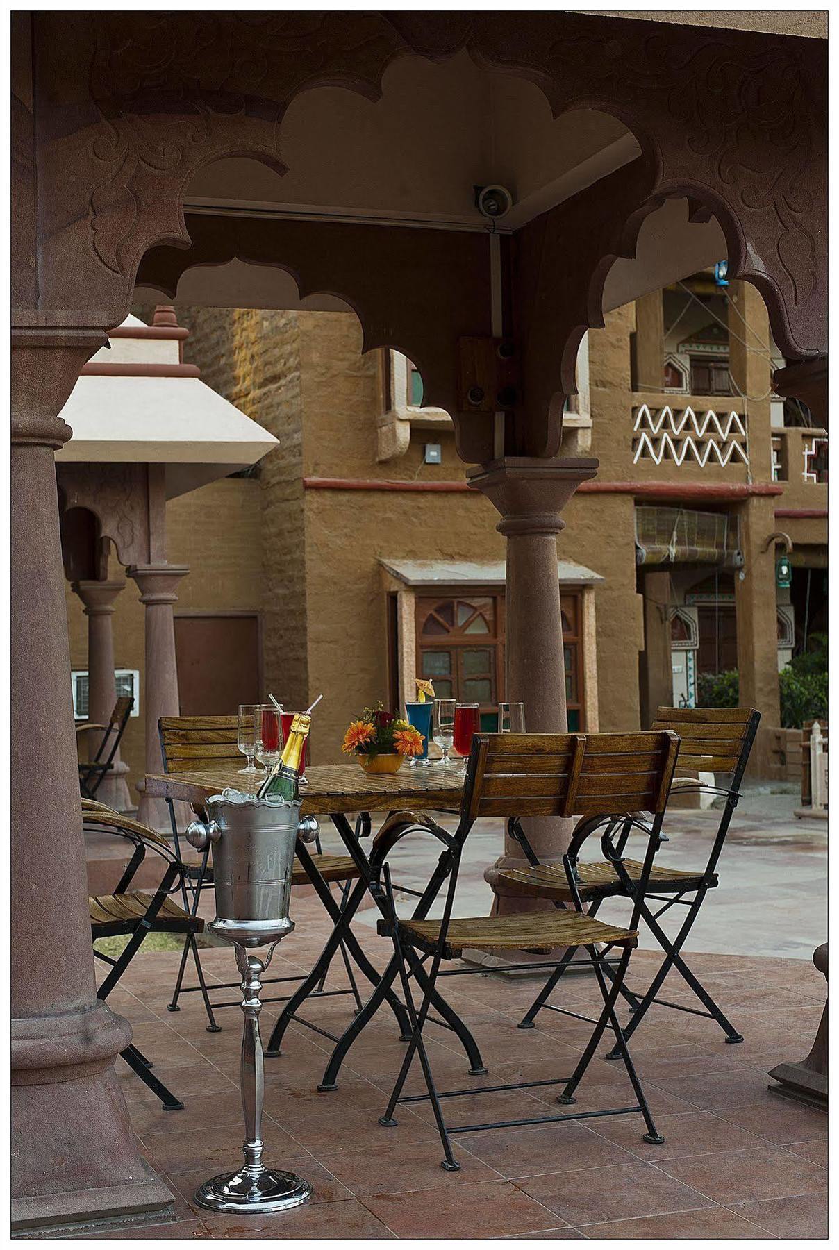 Nirali Dhani Ethnic Heritage Hotel And Resort Jodhpur  Buitenkant foto