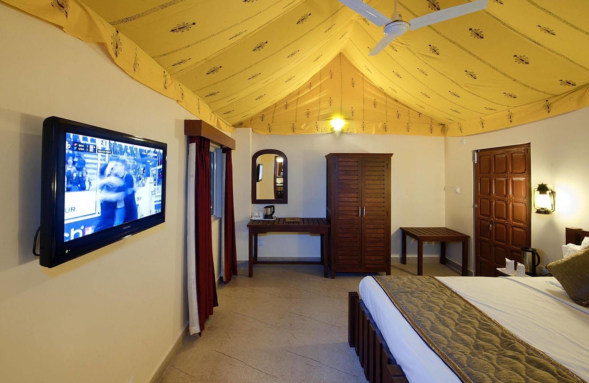 Nirali Dhani Ethnic Heritage Hotel And Resort Jodhpur  Buitenkant foto