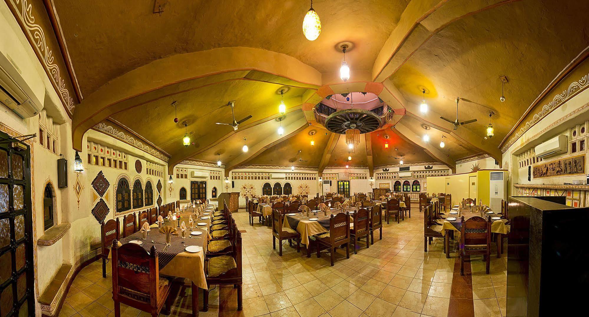 Nirali Dhani Ethnic Heritage Hotel And Resort Jodhpur  Buitenkant foto