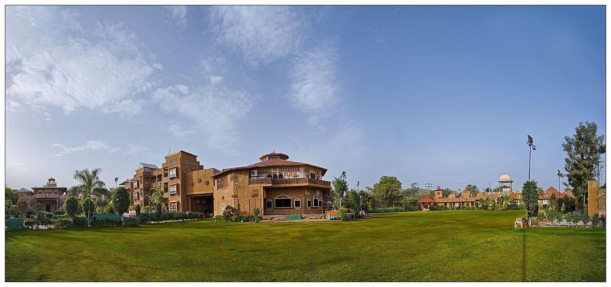 Nirali Dhani Ethnic Heritage Hotel And Resort Jodhpur  Buitenkant foto