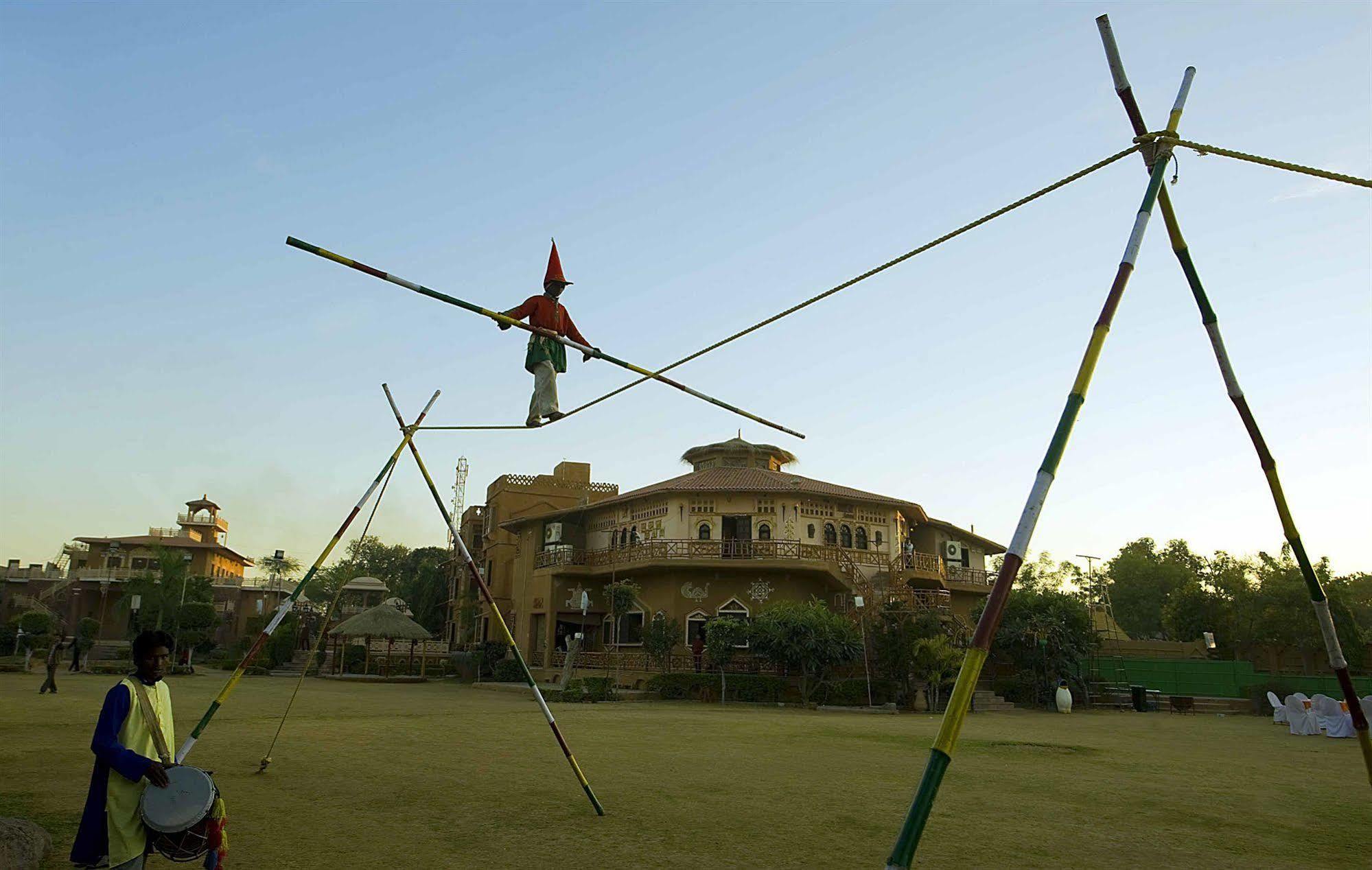 Nirali Dhani Ethnic Heritage Hotel And Resort Jodhpur  Buitenkant foto